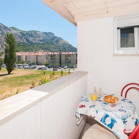 Luna Apartment